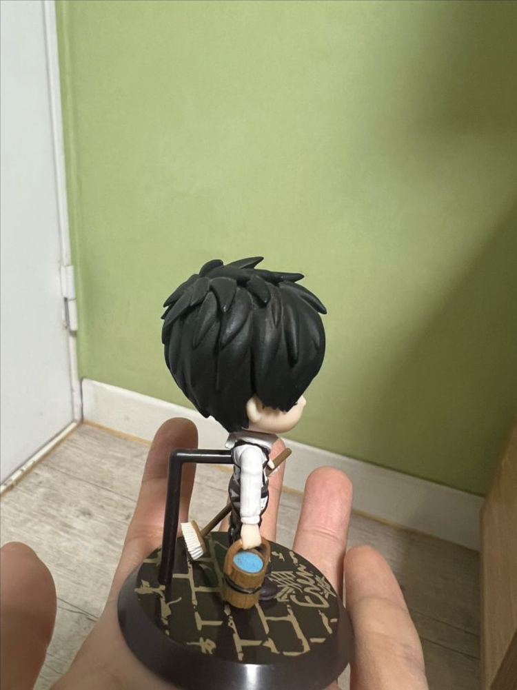 진격의 거인 에렌 청소 치비큥 이미지