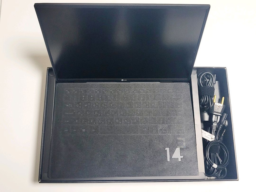 LG 그램 i7 노트북 풀박 이미지