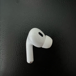 에어팟 프로2세대 라이트닝 왼쪽 유닛 판매합니다. 이미지
