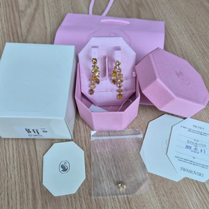 스와로브스키 26봄신상 김채원님착용 롱귀걸이 광고제품 롯데보증서 1번착용 이미지