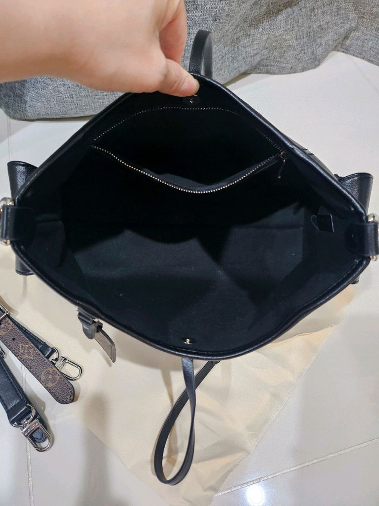 오늘만가격내림!(새상품급/더스트구성) 루이비통 캐리올 카고 PM(쿨거래시 지갑같이드림) 이미지