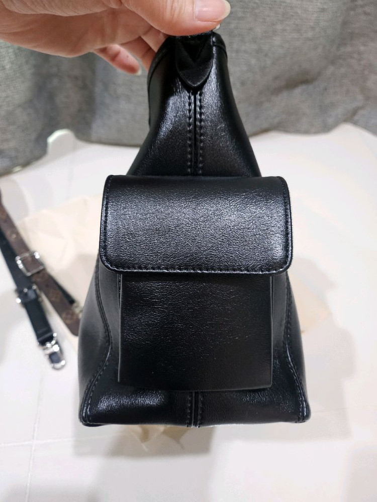 오늘만가격내림!(새상품급/더스트구성) 루이비통 캐리올 카고 PM(쿨거래시 지갑같이드림) 이미지