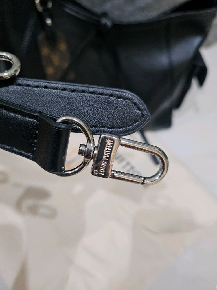 오늘만가격내림!(새상품급/더스트구성) 루이비통 캐리올 카고 PM(쿨거래시 지갑같이드림) 이미지