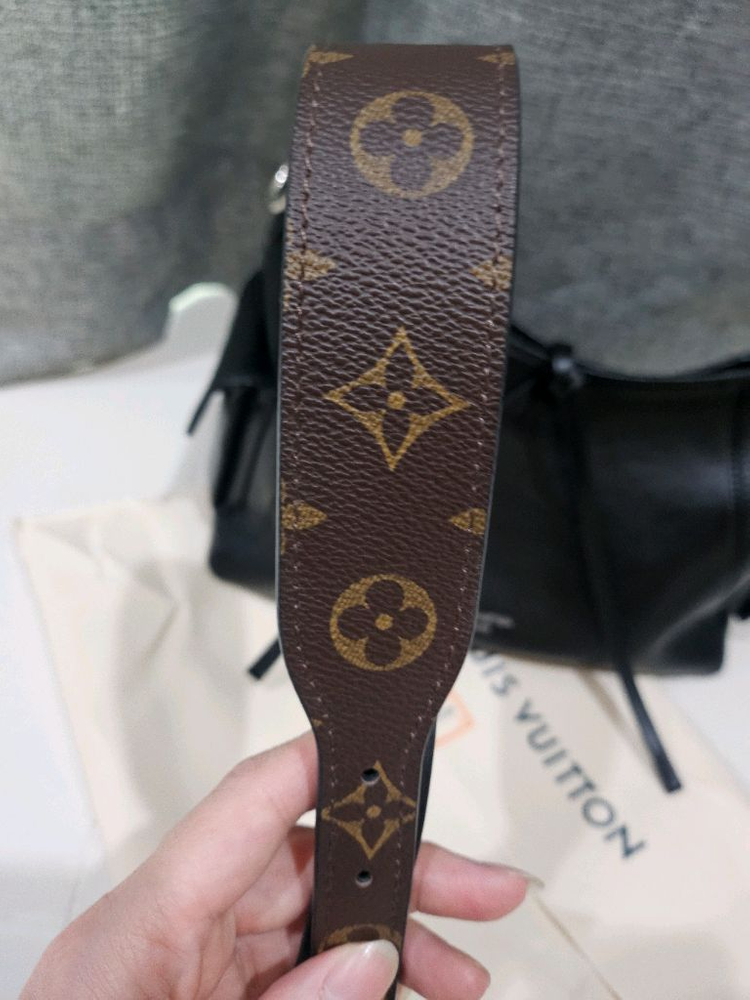 오늘만가격내림!(새상품급/더스트구성) 루이비통 캐리올 카고 PM(쿨거래시 지갑같이드림) 이미지