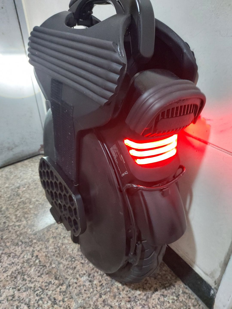 인모션v11 전동휠 판매합니다 이미지