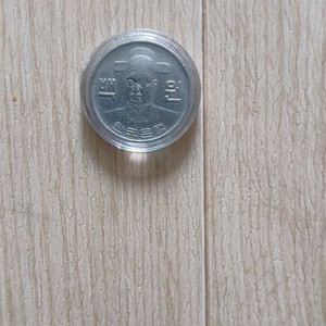 1977년 100원 .구도안 이미지