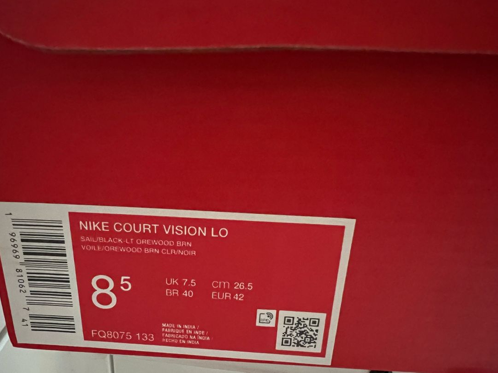 새상품 나이키 코트비젼 265팝니다 이미지