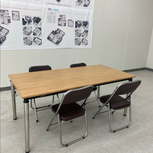 4인용 접이식 테이블 의자 세트 이미지