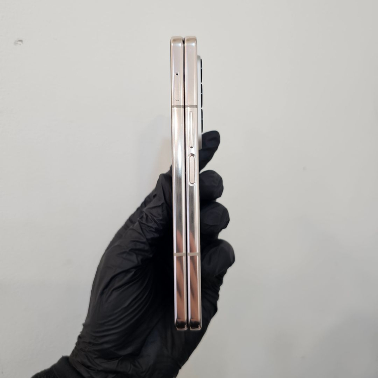 갤럭시Z폴드4 256기가 베이지 (무잔상) / 1020 이미지