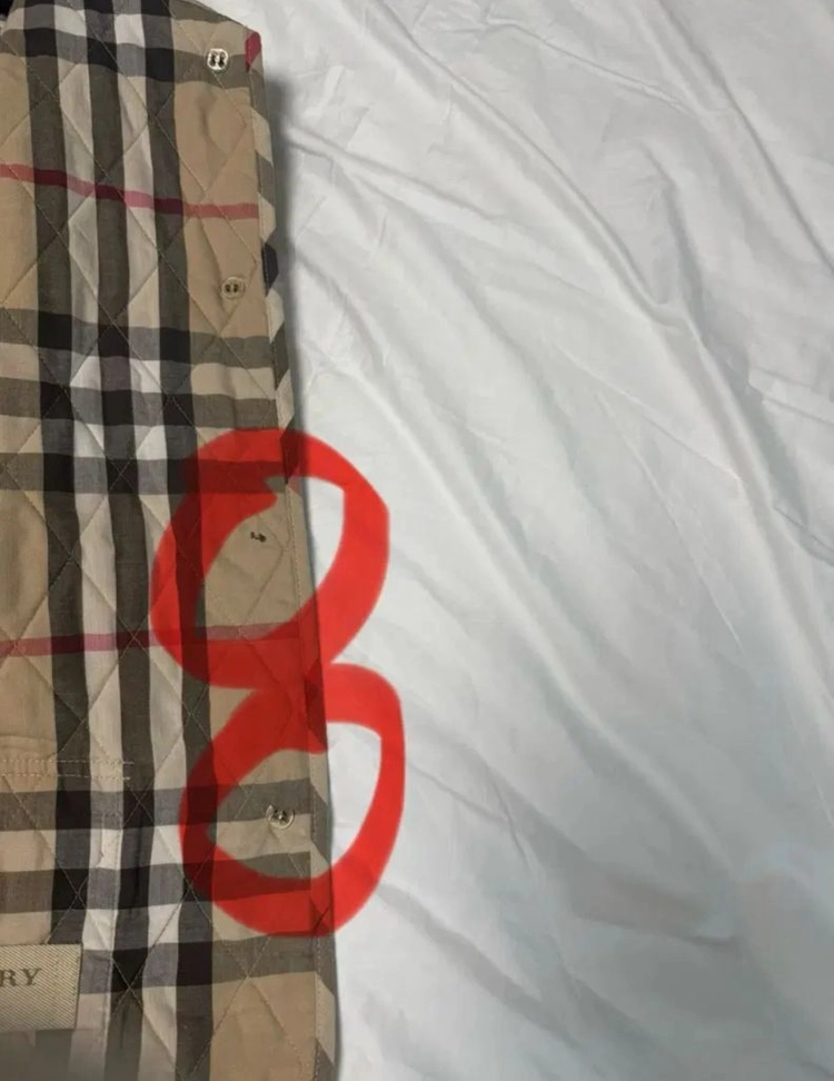 버버리 퀄티드 자켓 이미지