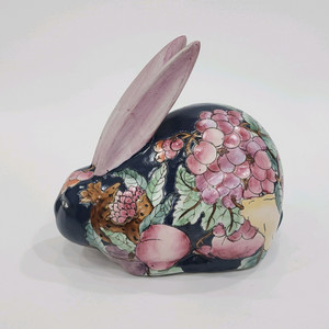 마카오 핸드페인트 수출용 앤틱 도자기 토끼. 이미지