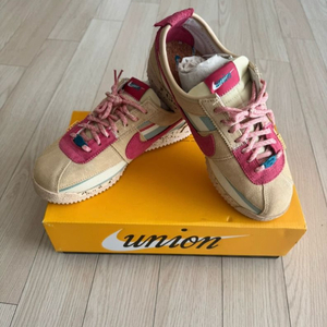 나이키 X 유니온 코르테즈 SP 운동화 세서미 이미지