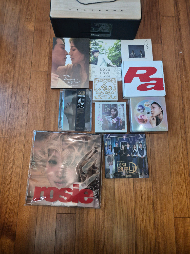 CD 음반 다수 모음 (빌보드 cd플레이어 포함) cd장식장포함 이미지