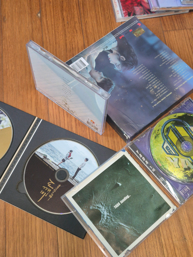 CD 음반 다수 모음 (빌보드 cd플레이어 포함) cd장식장포함 이미지