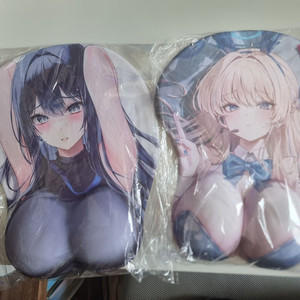 블루아카이브 가슴 마우스패드 이미지