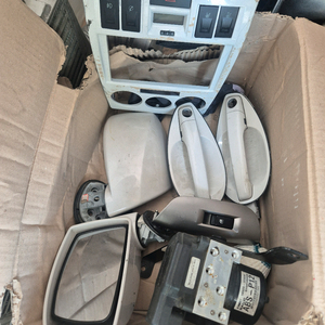 현대 투스카니 중고 ABS모듈 하체 암 신품 도어캐치 이미지