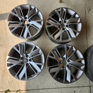 제네시스 18인치 휠 한대분 이미지