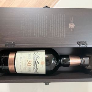 30년산 미개봉 공병 이미지