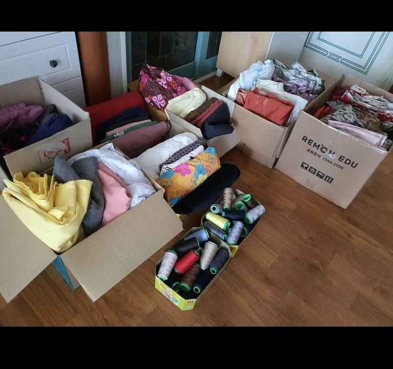 미싱부자재미싱실및각종원단쓸려고모았음초보자연습용으로저렴히3만원외옷5개덤 이미지