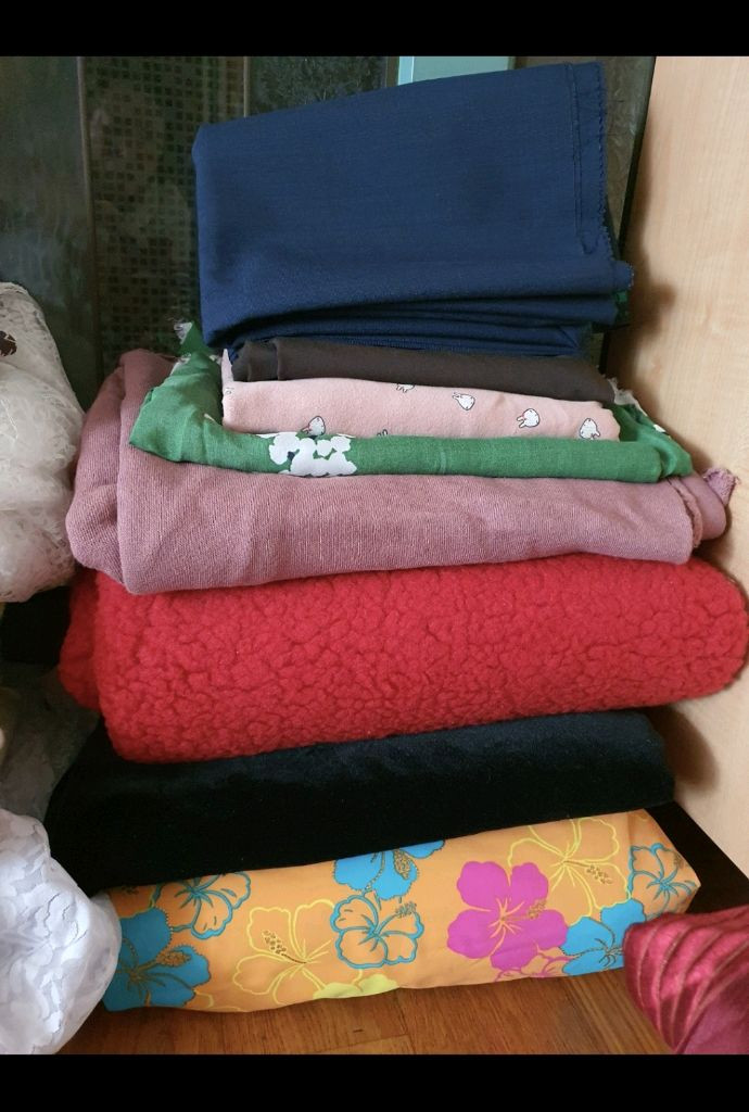 미싱부자재미싱실및각종원단쓸려고모았음초보자연습용으로저렴히3만원외옷5개덤 이미지