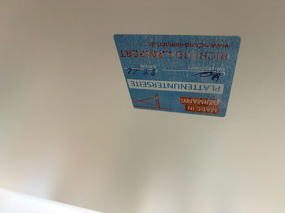 리차드램퍼트 아이어만 테이블 1600 이미지