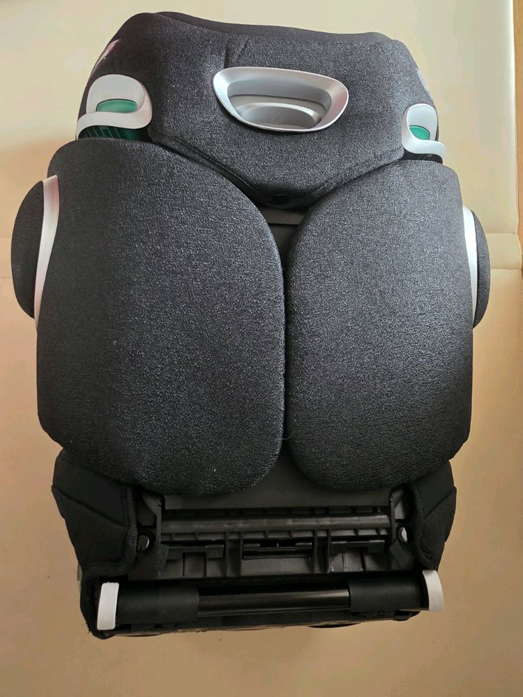 싸이벡스 솔루션 제트아이픽스 플러스 주니어 카시트 블랙 판매합니다. 이미지