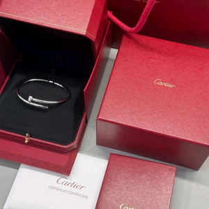 까르띠에 저스트 앵끌루 팔찌 클래식 이미지