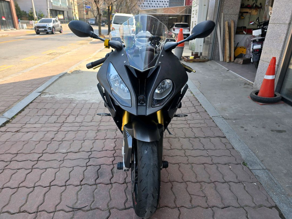 s1000rr 17년식 아크라 풀배기 이미지