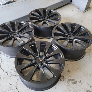 테슬라 모델X 22인치 순정품휠 한대분 이미지