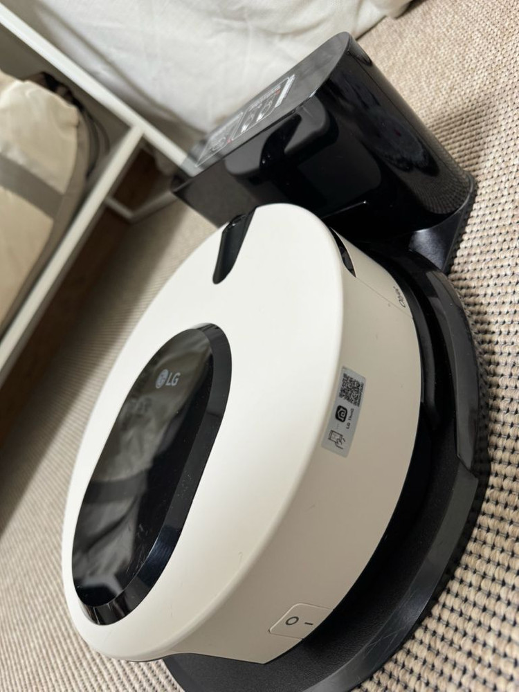 LG 코드제로 오브제컬렉션 물걸레 로봇청소기 이미지