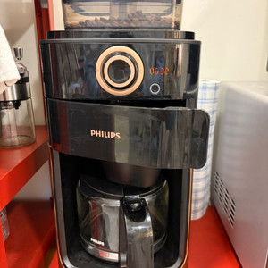 필립스 커피 머신 그라인드 앤 브루 hd7768 이미지