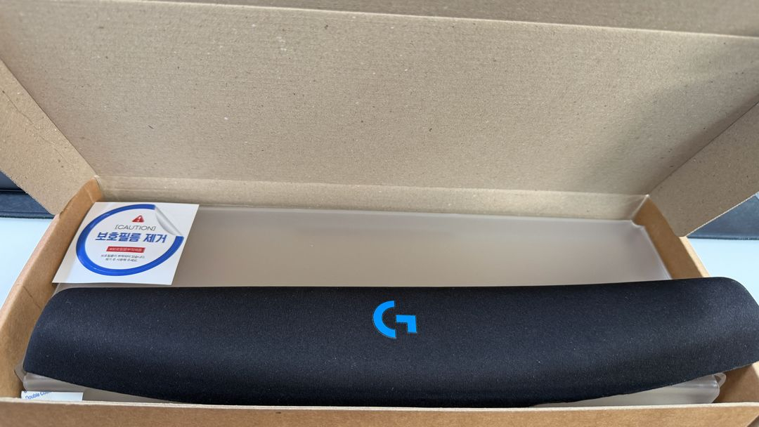 로지텍 래피드트리거 텐키리스 게이밍 키보드 이미지