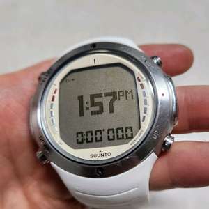 순토 d6 화이트 스쿠버 다이빙 컴퓨터 이미지