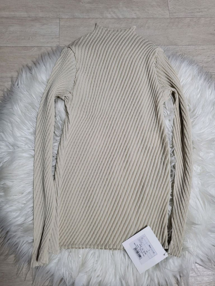 이세이미야케 탑 오비큘러 플리츠 탑 긴소매 탑 문화이트 2사이즈 이미지