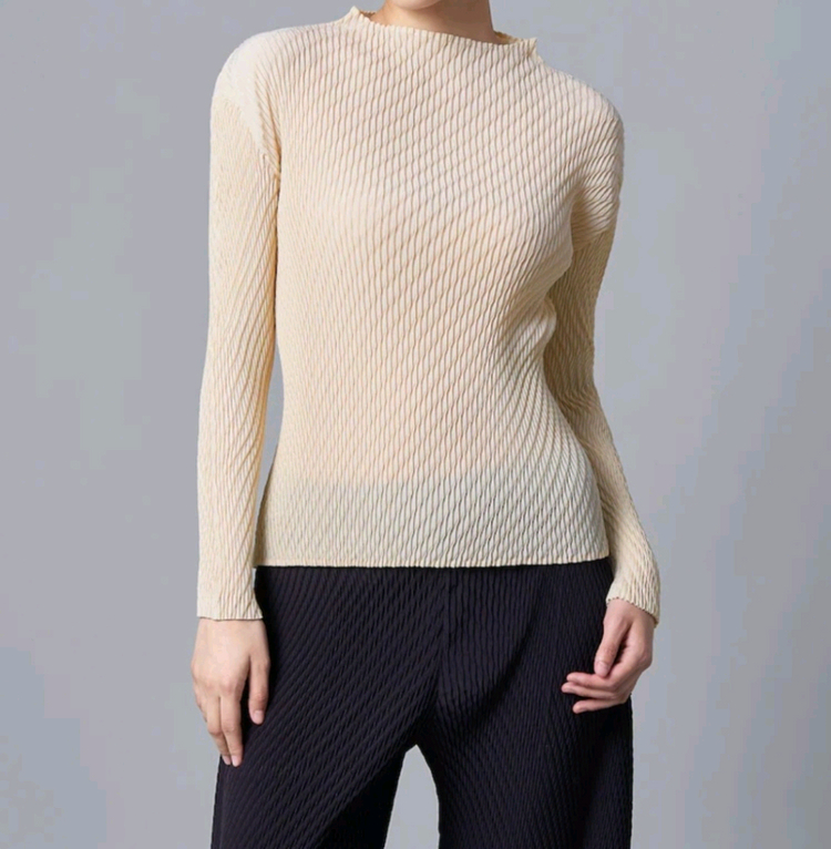 이세이미야케 탑 오비큘러 플리츠 탑 긴소매 탑 문화이트 2사이즈 이미지