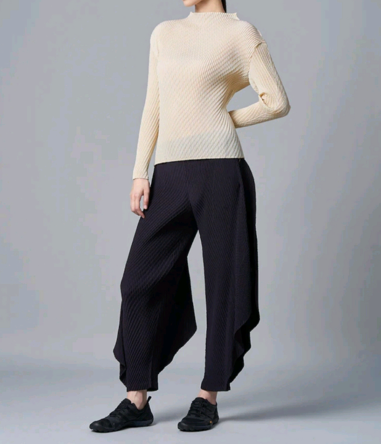 이세이미야케 탑 오비큘러 플리츠 탑 긴소매 탑 문화이트 2사이즈 이미지