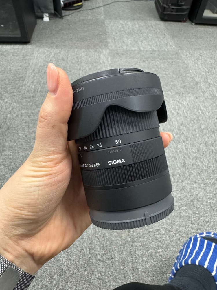 소니 FX30 + SEL11F18 + 시그마 18-50 F2.8 일괄 판매 이미지