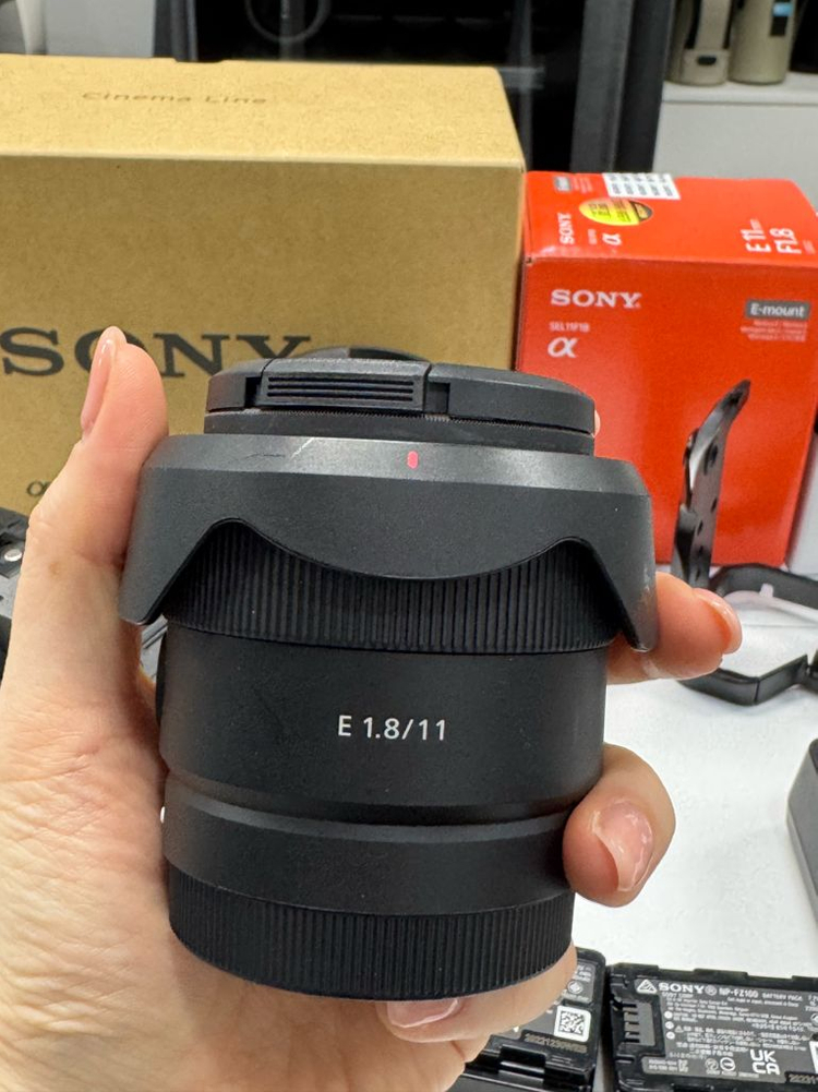 소니 FX30 + SEL11F18 + 시그마 18-50 F2.8 일괄 판매 이미지