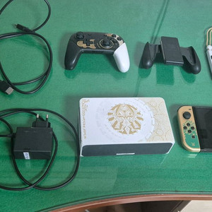 닌텐도 스위치 OLED 젤다 에디션 + 프로콘 이미지