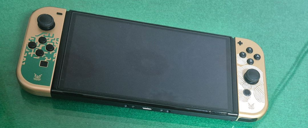 닌텐도 스위치 OLED 젤다 에디션 + 프로콘 이미지
