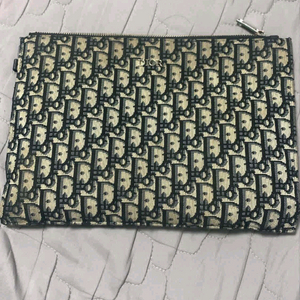 디올 크러치백 이미지