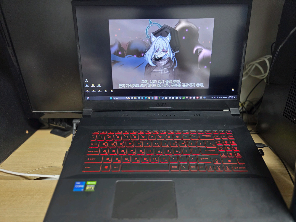 MSI Sword 17 A11UE 게이밍 노트북 이미지