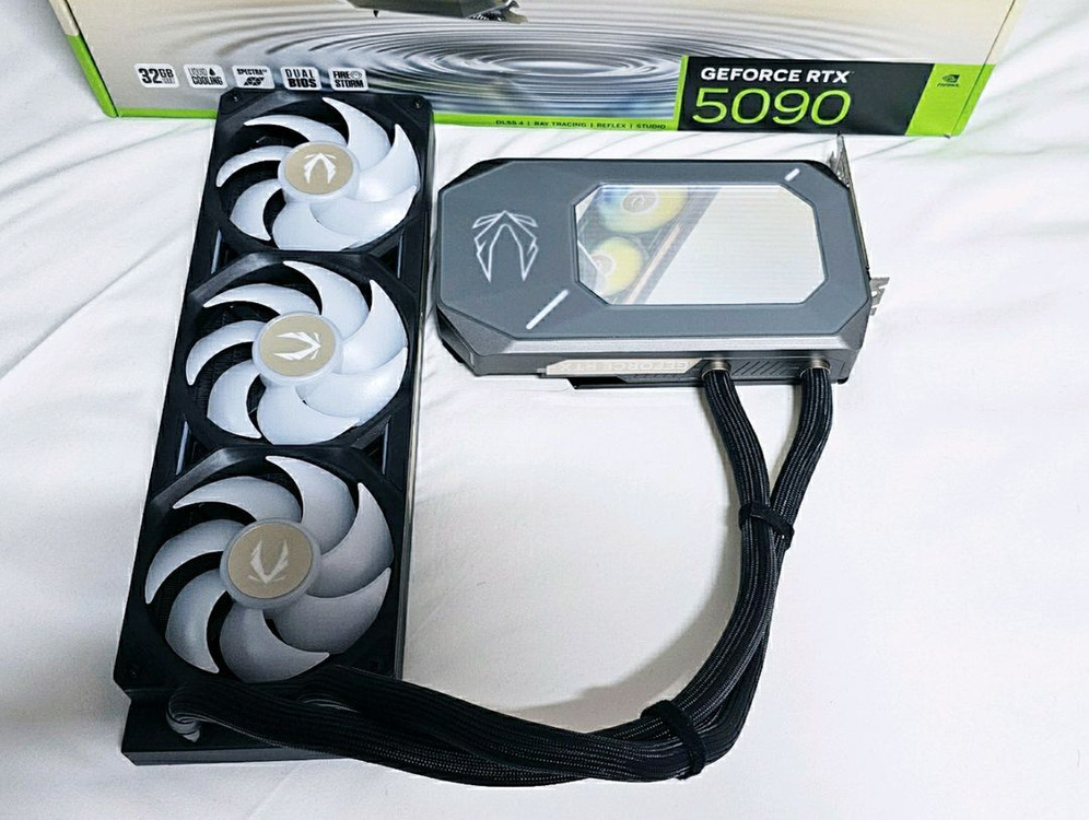 ZOTAC 지포스 RTX 5090 아틱스톰 32GB (수냉 그래픽카드) 이미지