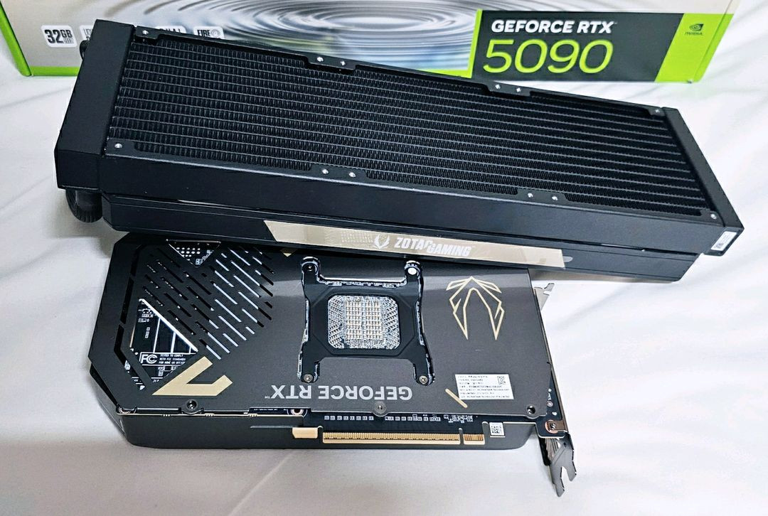 ZOTAC 지포스 RTX 5090 아틱스톰 32GB (수냉 그래픽카드) 이미지