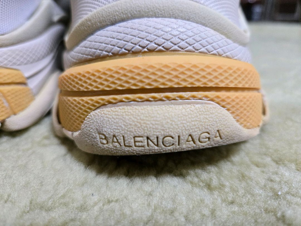 발렌시아가 트리플 42사이즈. 알렉산더맥퀸,구찌라이톤 이미지