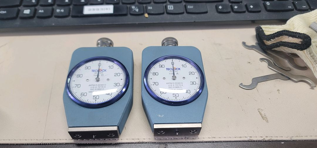 TECLOCK 경도계 GS-709N TYPE A / GS-702N TYPE D 듀로미터 2종 세트 이미지