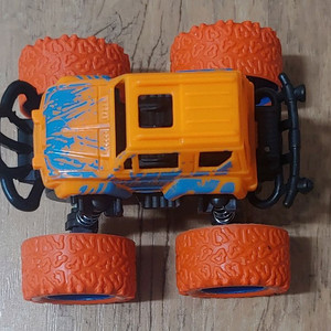 장난감 자동차 이미지