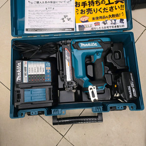 마끼다 충전타카 ST421D 18볼트 ㄷ자핀사용 1회사용 새것동일 이미지