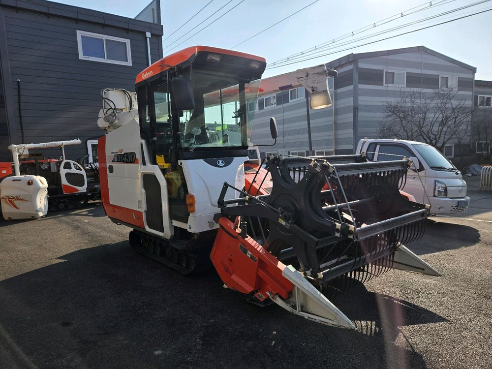 콩콤바인 구보다 ARH430 범용콤바인 이미지