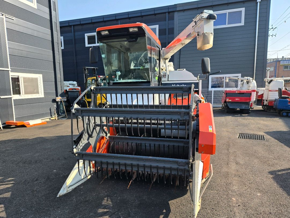 콩콤바인 구보다 ARH430 범용콤바인 이미지